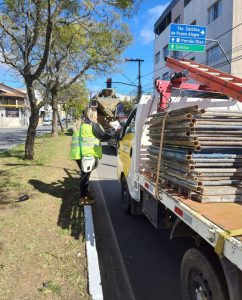 ENTREGA E FOLDER EDUCATIVO E ORIENTAÇÃO SOBRE SEGURANÇA NO TRÂNSITO