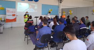 INÍCIO DA PALESTRA COM A ANALISTA DE SUSTENTABILIDADE CAROLINA PRADO