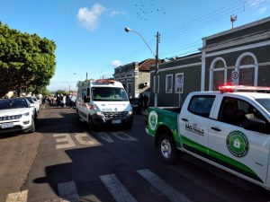 Viatura da Polícia Militar e do Resgate da concessionária ViaPaulista conduziram a passeata