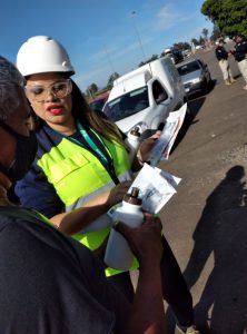 ENTREGA DE FOLDER EDUCATIVO E ORIENTAÇÃO SOBRE O USO DO CINTO