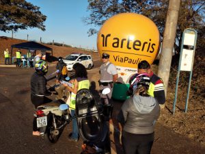 equipes da Arteris ViaPaulista orientaram motociclistas sobre segurança no trânsito