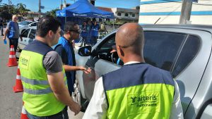 Orientações e entrega de panfleto