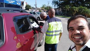 Orientações e entrega de panfleto