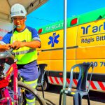 Instalação de antena corta pipa em bicicletas.