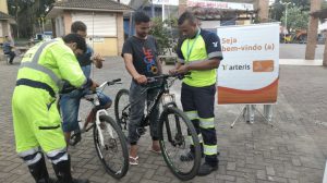 Instalação de antenas anticerol e orientação de segurança