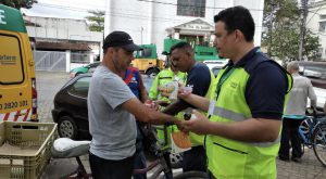 Entrega de kits, instalação de antenas anticerol e orientação de segurança