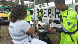 Instalação de antenas anticerol