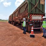 Técnico de segurança no trabalho, Vanderlei e supervisor de tráfego, Rodrigo - demonstração de sinalização e procedimentos