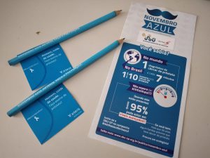 Todos os participantes receberam lápis personalizado da campanha novembro azul e folder educativo sobre o câncer de próstata