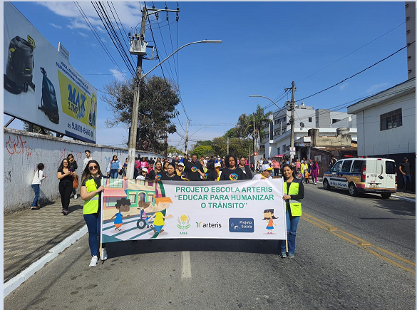 PARTICIPAÇÃO NO DESFILE CÍVICO COM A APAE DE POUSO ALEGRE/MG