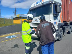 Abordagem e preenchimento do formulário.