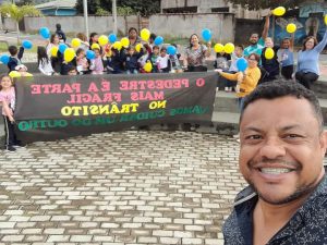 Caminhada educativa em comemoração ao Dia do Pedestre.