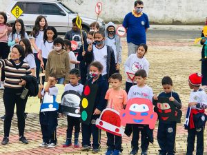 Caminhada educativa em comemoração ao Dia do Pedestre.