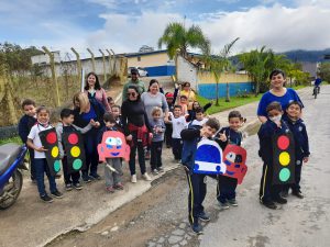 Caminhada educativa em comemoração ao Dia do Pedestre.