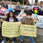 Caminhada educativa em comemoração ao Dia do Pedestre.