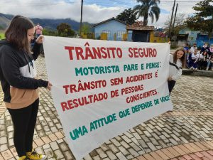 Caminhada educativa em comemoração ao Dia do Pedestre.