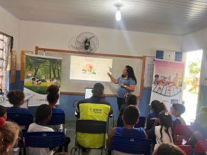 Palestra interativa sobre o uso consciente da água