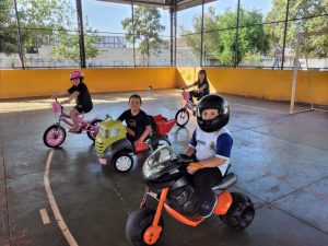 Dia de festa e muita atividade educativa em comemoração ao dia do pedestre na CMEITI Profa. Iracema em Brodowski