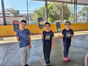 Dia de festa e muita atividade educativa em comemoração ao dia do pedestre na CMEITI Profa. Iracema em Brodowski