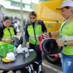 Higienização de capacetes e cristalização de viseiras.