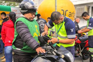 Instalação de antena corta pipa.