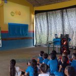 Palestra sobre cidadania, segurança no trânsito e vídeos educativos.