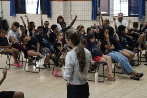 as crianças e jovens demonstraram conhecimentos básicos sobre comportamento seguro no trânsito e conhecem os mascotes do Projeto Escola - Turma do Zé Quest