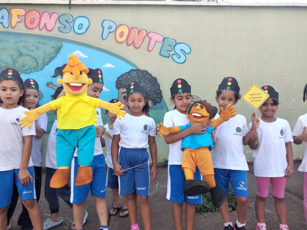 fantoches da turma do Zé Quest turminha pé na estrada também participaram desse momento