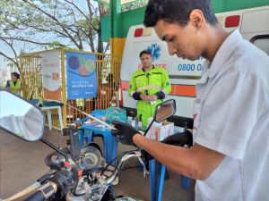 Parceiros Moto Zema participou a ação e realizou check list dos itens de segurança nas motos e instalou antenas corta pipa disponibilizadas pela ViaPaulista