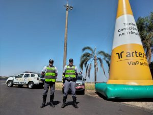 Parceiro nas ações educativas e de segurança no trânsito - Policiamento Militar Rodoviário