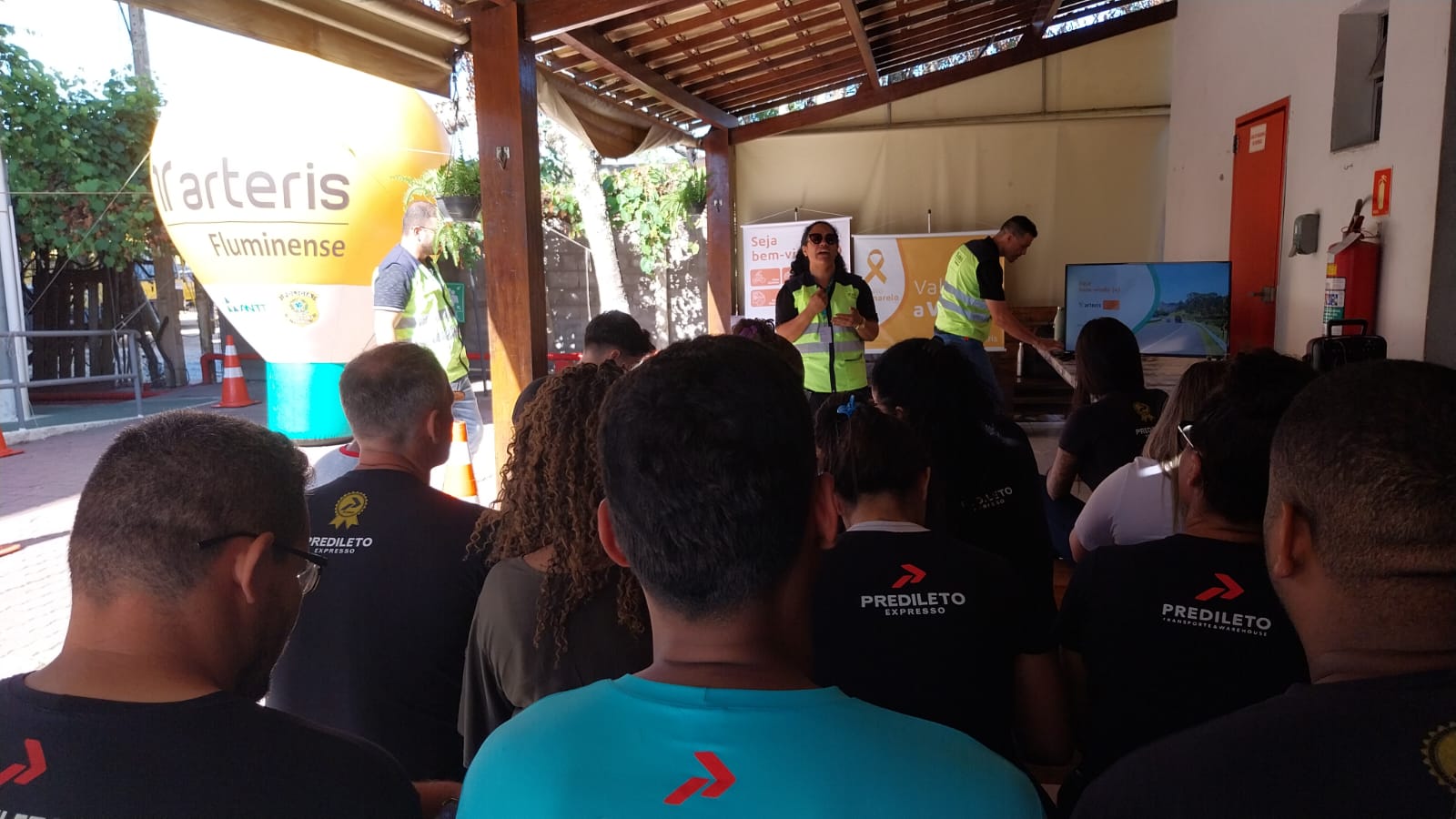 Momentos da palestra de orientação