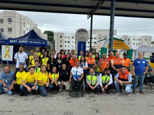 Equipe e parceiros na ação