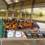 Alunos assistindo palestra