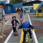 Alunos Conhecendo e Aprendendo na Mini Cidade de Transito