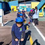 Alunos Conhecendo e Aprendendo na Mini Cidade de Transito