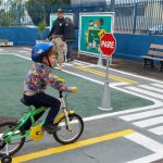 Alunos Conhecendo e Aprendendo na Mini Cidade de Transito