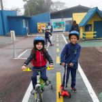 Alunos Conhecendo e Aprendendo na Mini Cidade de Transito