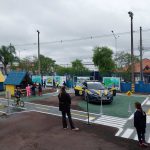 Alunos Conhecendo e Aprendendo na Mini Cidade de Transito