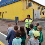 Alunos Conhecendo e Aprendendo na Mini Cidade de Transito