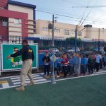 Alunos Conhecendo e Aprendendo na Mini Cidade de Transito