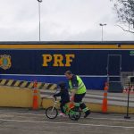 Alunos Conhecendo e Aprendendo na Mini Cidade de Transito