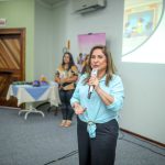 Coordenadora Ministrando Palestra