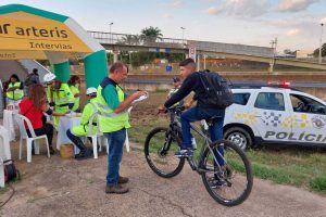 Abordagem e levantamento do perfil do pedestre/ciclista por meio de questionário