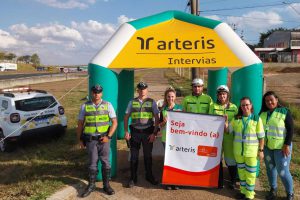 Equipes de trabalho prontos para iniciarem a campanha Viva Pedestre