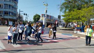 Orientações de segurança e travessia correta