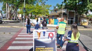 Orientações de segurança e travessia correta
