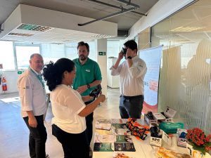 Demonstração de uso dos óculos simuladores