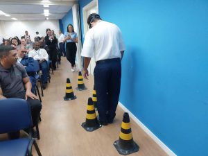 Prática com óculos simuladores