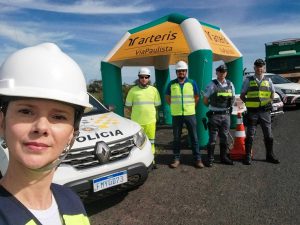 Equipe ViaPaulista e Policiamento Militar Rodoviário preparados para ação educativa para Motociclistas