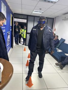 Momento do uso com os óculos simuladores.